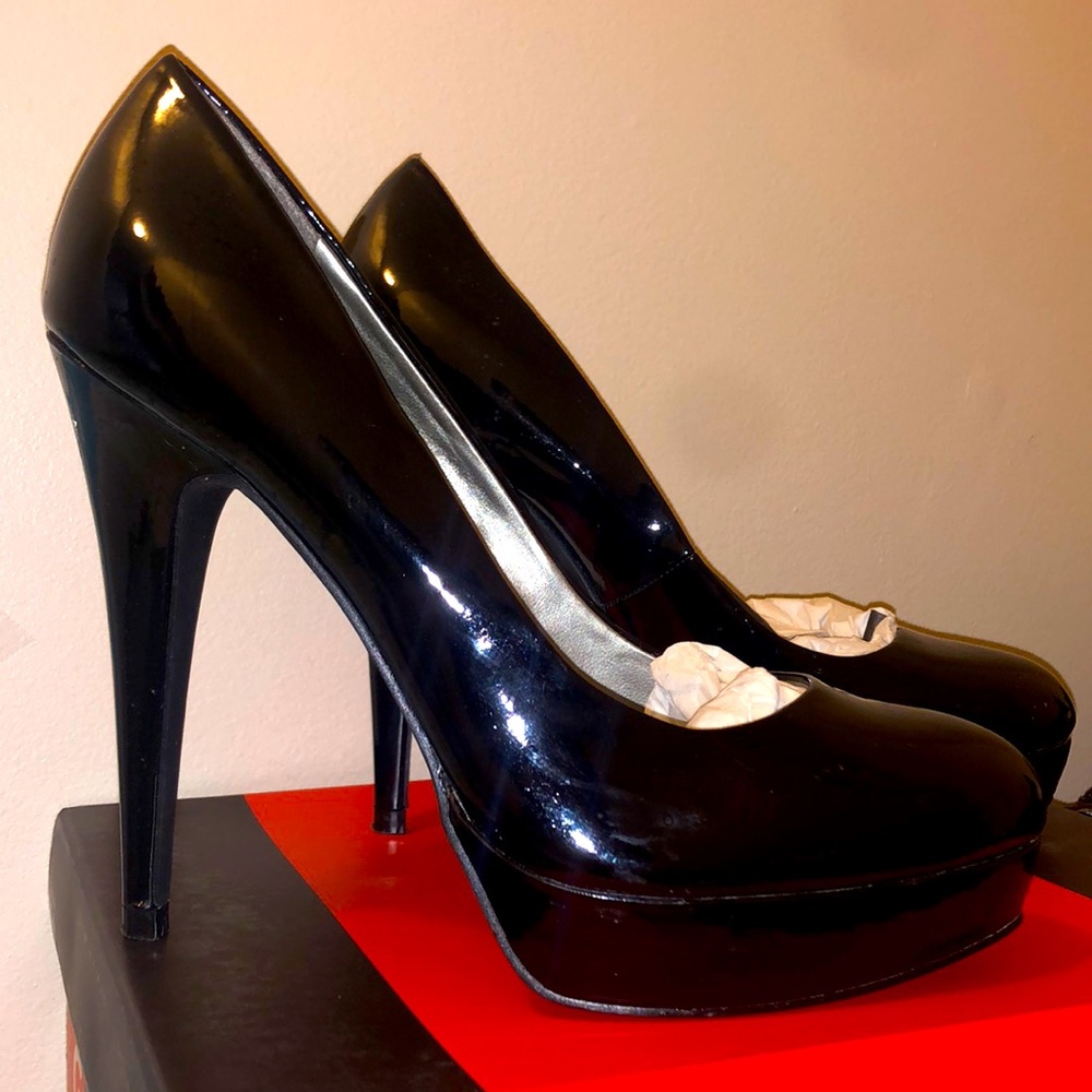 Black shiny heels